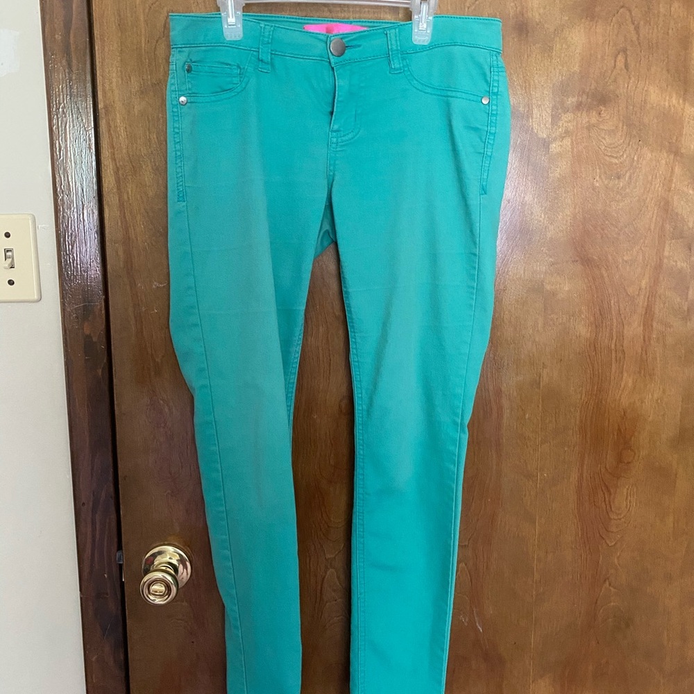 Women’s Fitted Jeans